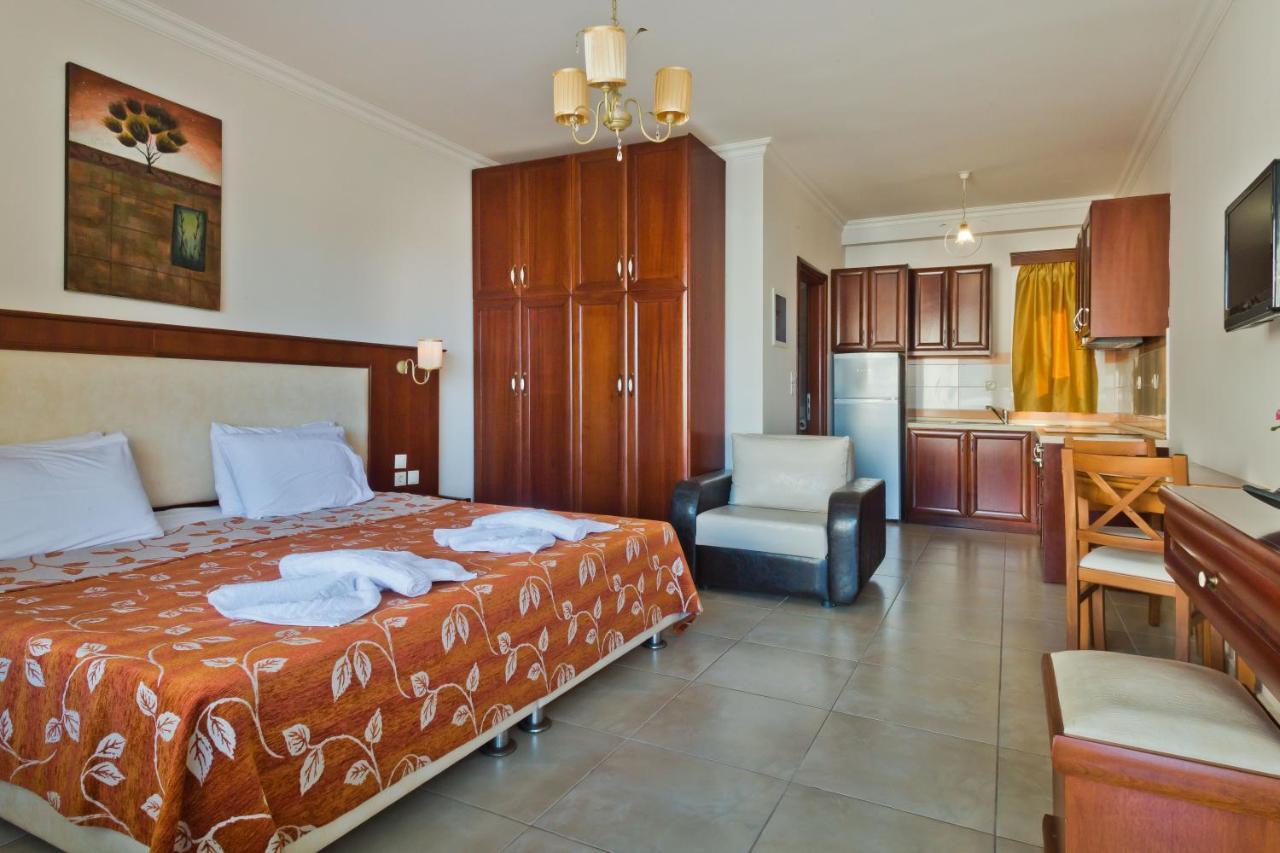 Royal Beach Hotel Arkásza Kültér fotó