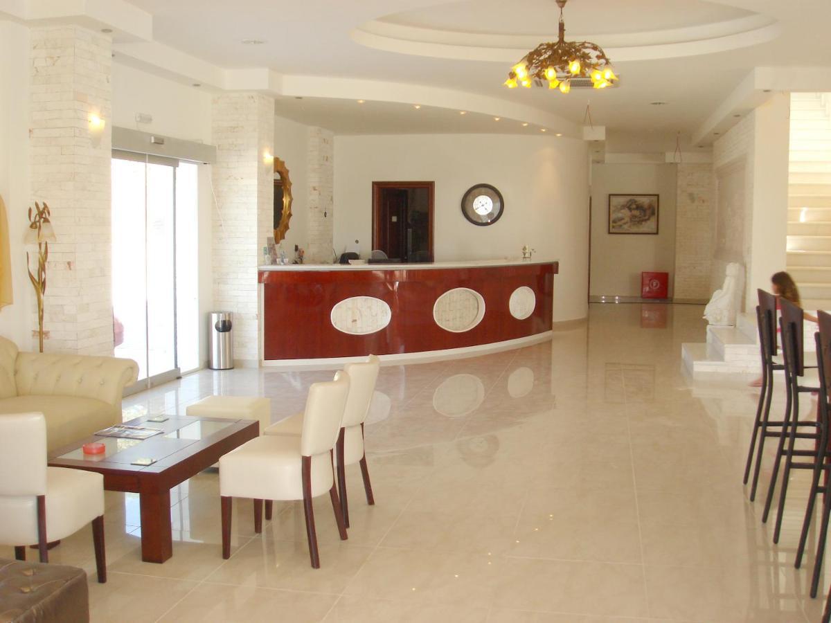 Royal Beach Hotel Arkásza Kültér fotó