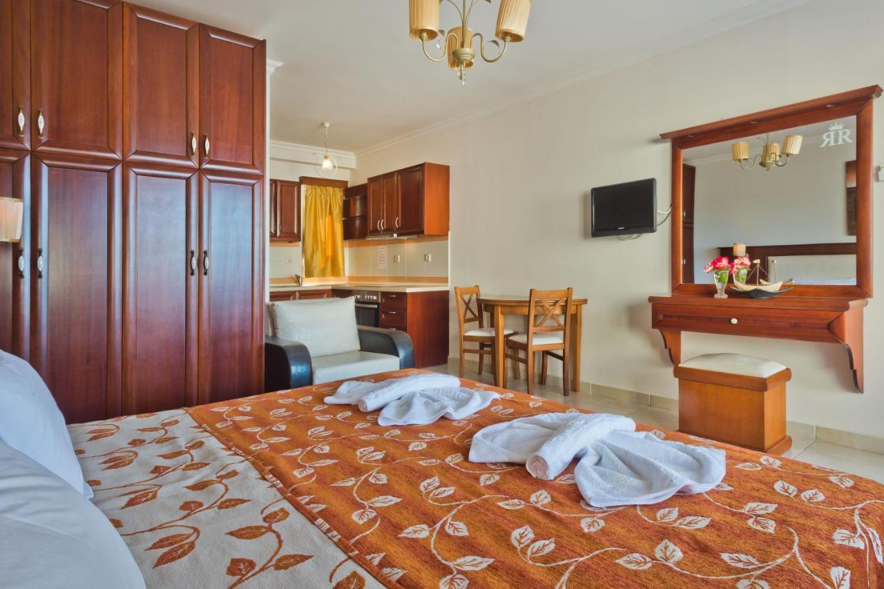 Royal Beach Hotel Arkásza Kültér fotó