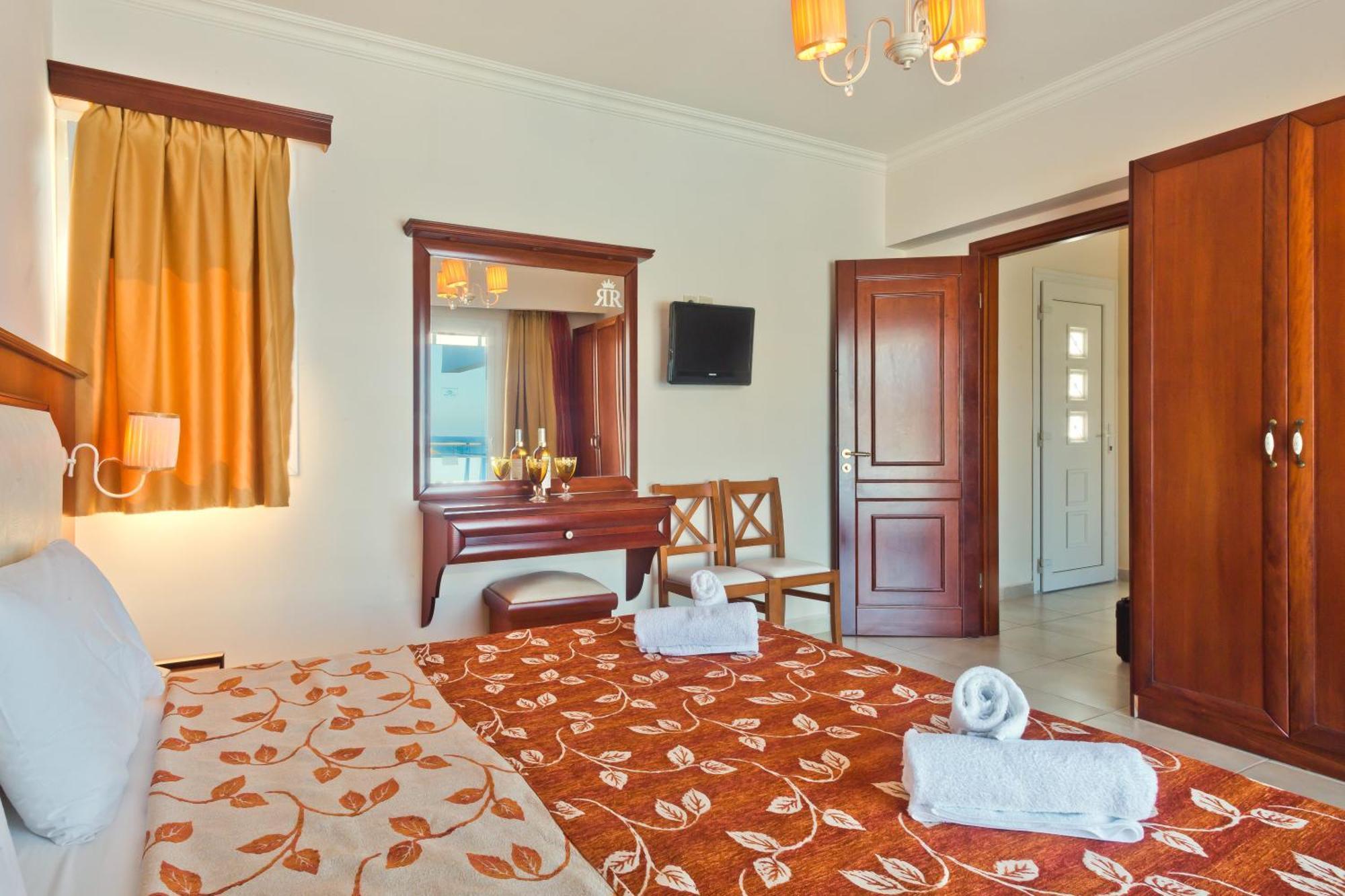 Royal Beach Hotel Arkásza Kültér fotó