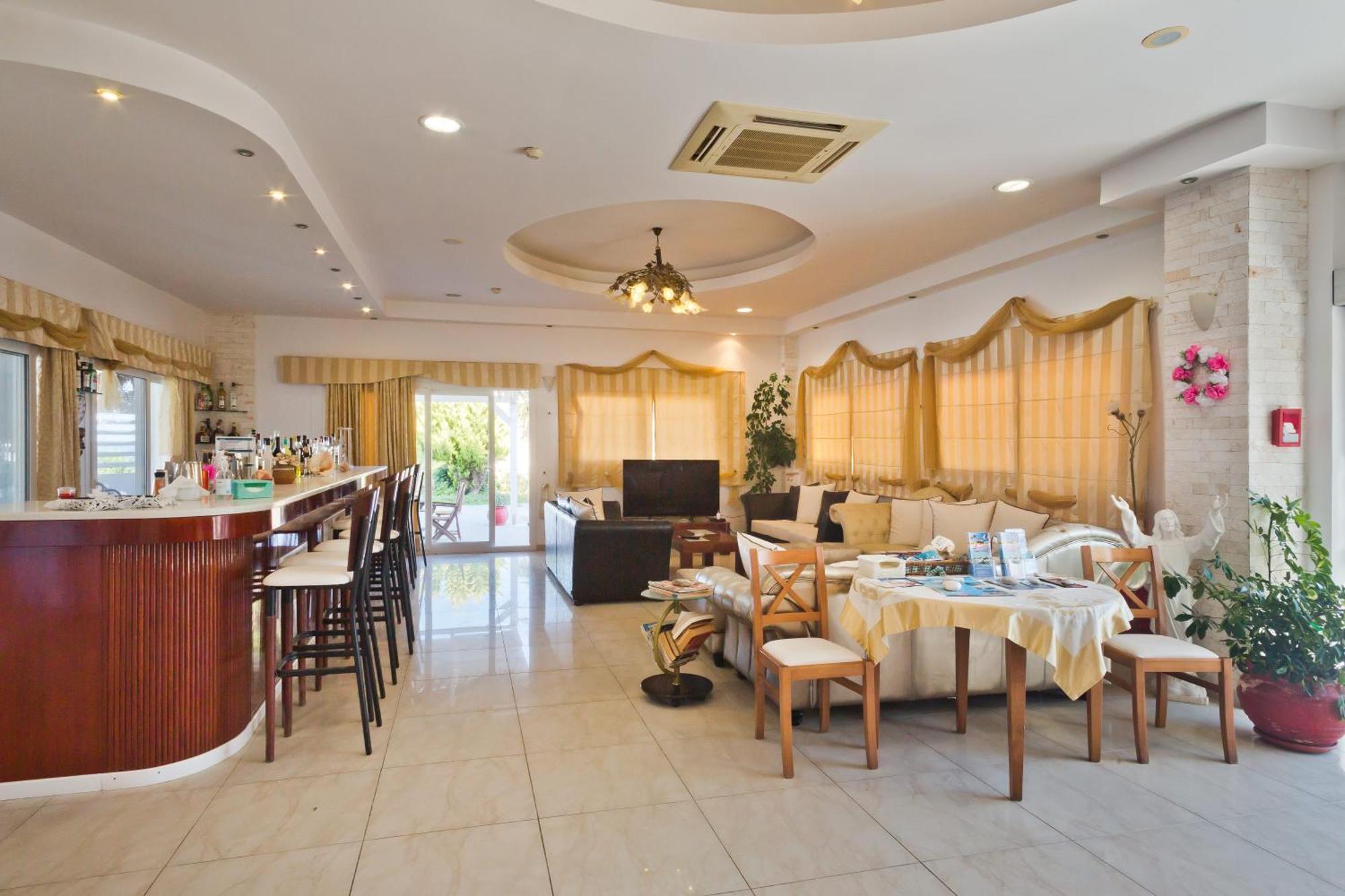 Royal Beach Hotel Arkásza Kültér fotó