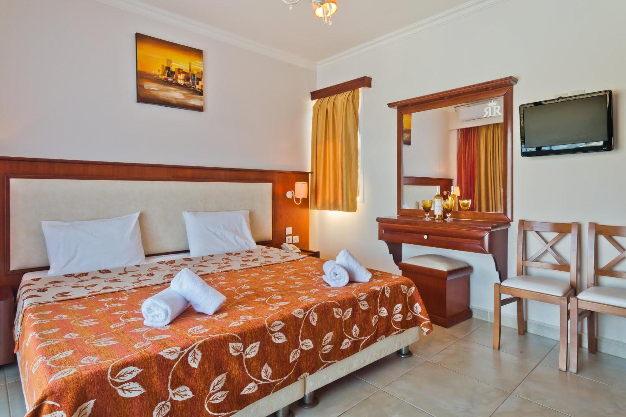 Royal Beach Hotel Arkásza Kültér fotó